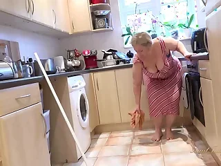 Mature Model XXX 4